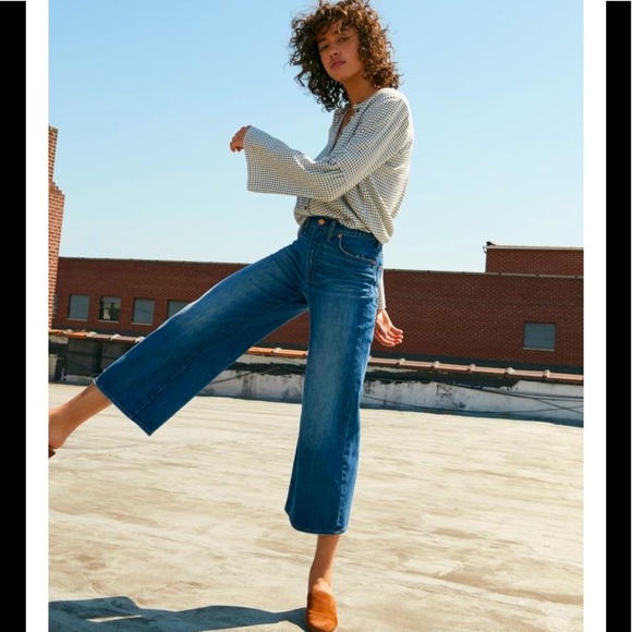 Lilly Pulitzer Denim - LILY PULITZER JEANS CROPPED FLARE JEANS